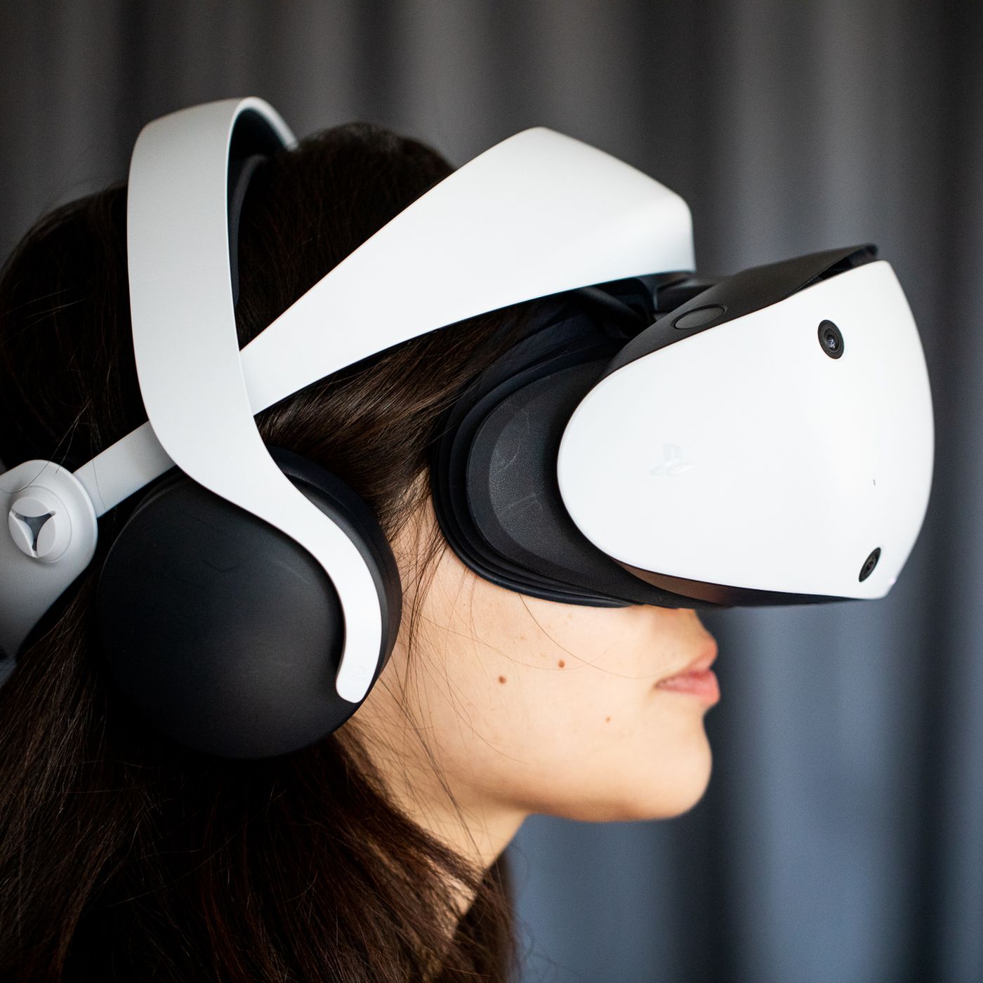 Read more about the article Can you explain the specifications of the PSVR 2 headset?